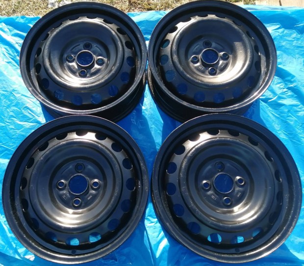Mint az j 4x100 R15 Renault Dacia Nissan 15 " colos felni acl felni