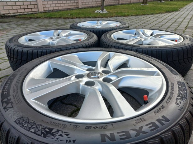 Mint az �j: Opel 5x110 alufelnik 225/45 R17 �j t�li gumikkal �r/ker�k