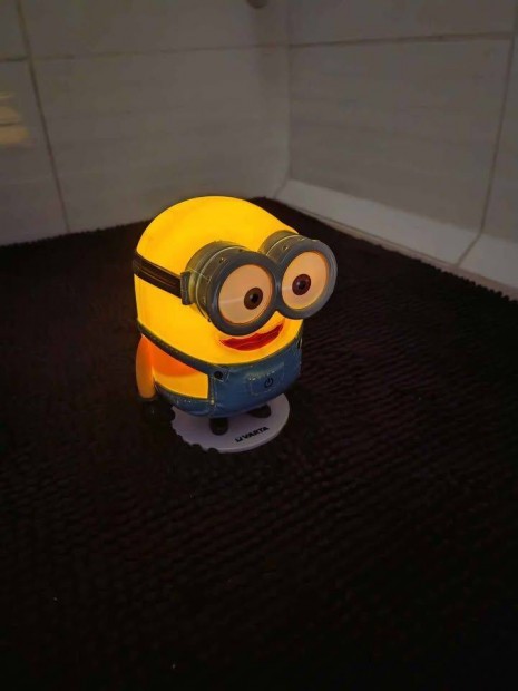 Minyon éjjeli lámpa Minions gyermek érintős éjjeli fény. Megkímélt