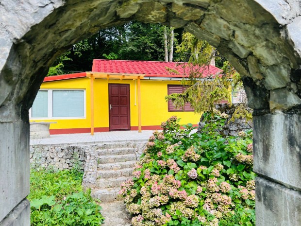 Miskolc Felsőhámorban eladó hétvégi ház