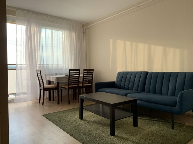 Miskolc, F�bi�n kapu elad� panel lak�s