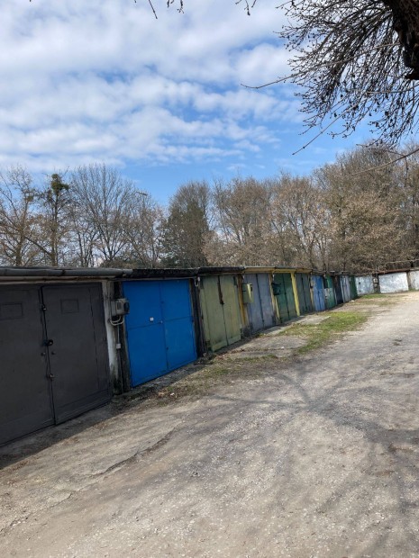 Miskolc, Szentp�teri kapu, gar�zs kiad�