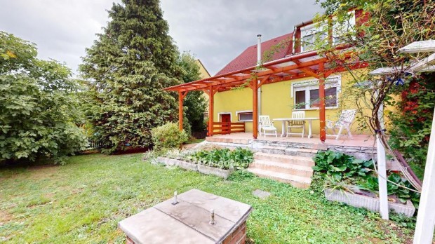 Miskolci 142 nm-es h�z elad�