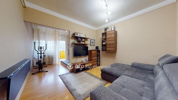 Miskolci 54 nm-es lak�s elad�