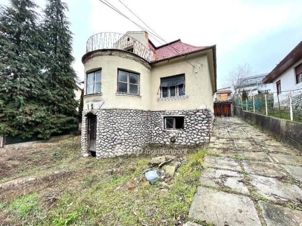 Miskolci eladó 260 nm-es ház