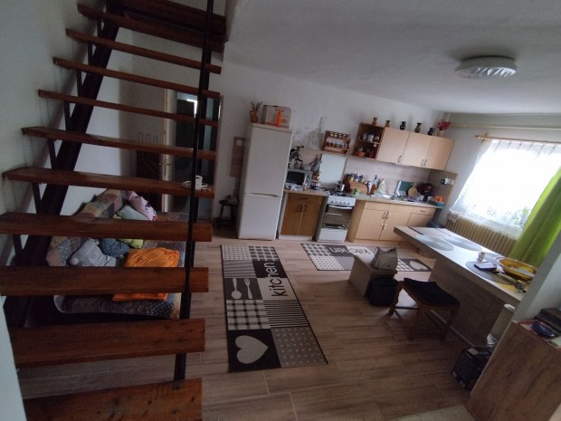 Miskolcon elad� csal�di h�z