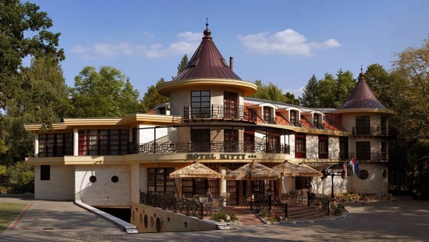 Miskolctapolc�n exkluz�v hotel elad�!