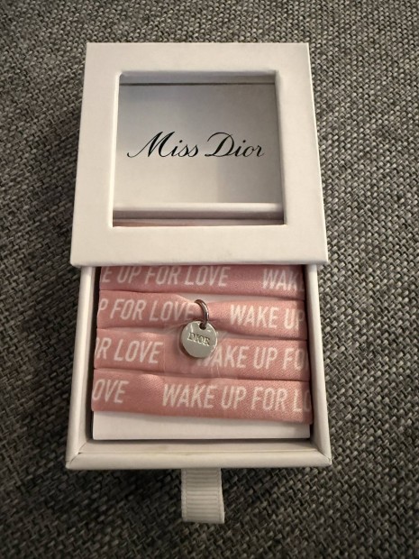 Miss Dior wake up for love r�zsasz�n kark�t� elad�