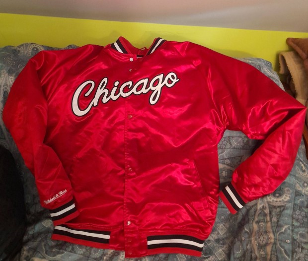 Mitchell & Ness Chicago Bulls szatn dzseki (L)