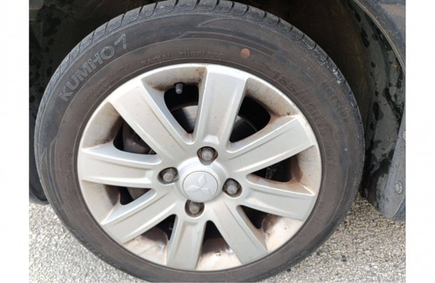 Mitsubishi 15" alufelni nyári gumival
