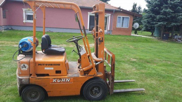 Mitsubishi 2 tonnás gáz-benzin üzemű targonca