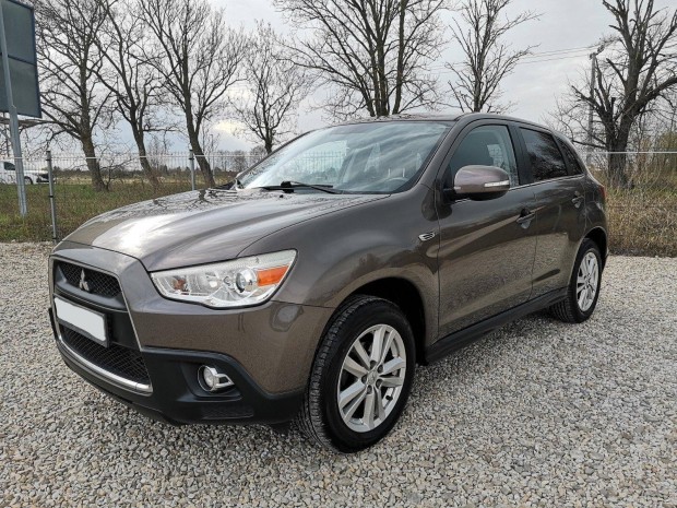 Mitsubishi ASX 1.6 Mivec Intense Szervizk�nyves...