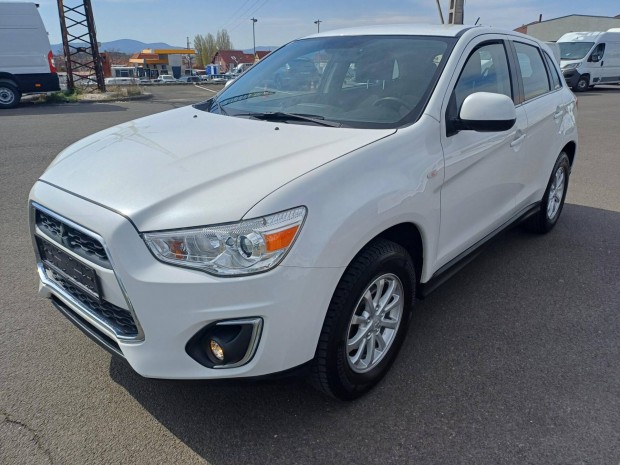Mitsubishi ASX 1.6 Mivec Invite 2WD Szervizkönyv !