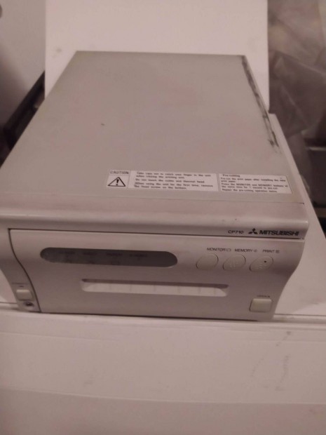 Mitsubishi CP710 color video printer