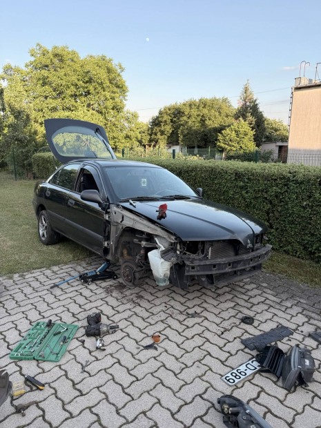 Mitsubishi Carisma Bontdik
