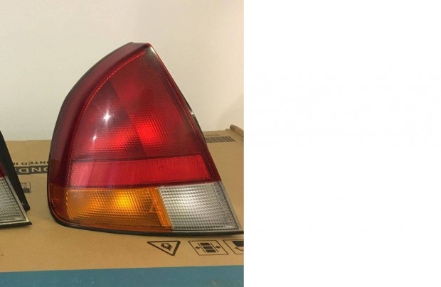 Mitsubishi Carisma lámpatest ötajtós B.H