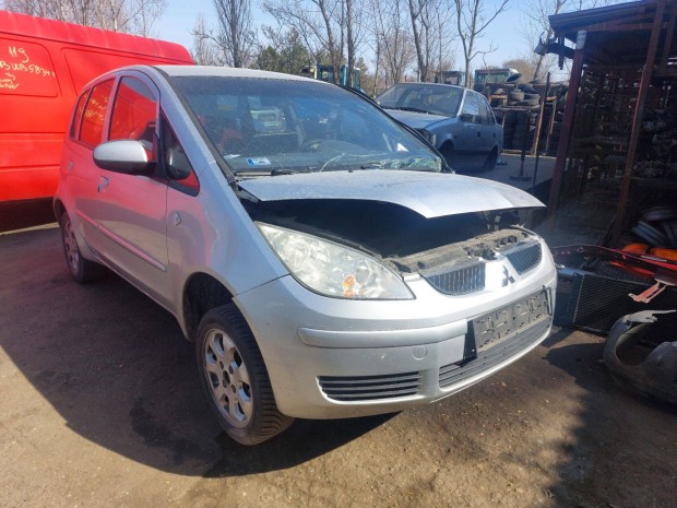 Mitsubishi Colt 1.5 Z30 alkatr�szei