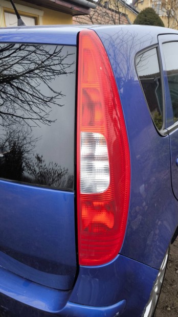 Mitsubishi Colt VI 2004-9 bal jobb h�ts� l�mpa 5 ajt�s 