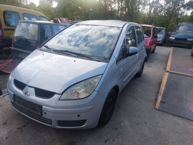 Mitsubishi Colt VI Z30 karosszéria elemei