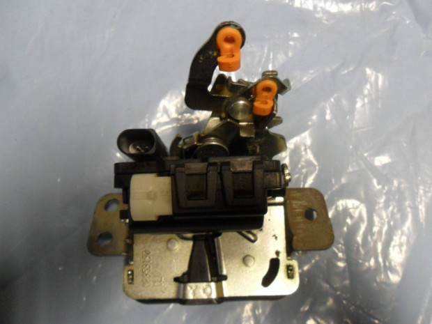 Mitsubishi Colt VI ,Smart gy�ri csomagt�r ajt� z�r