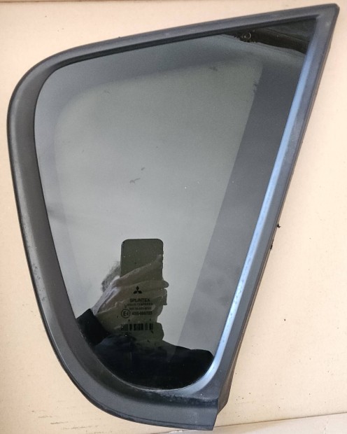 Mitsubishi Colt jobb hátsó Gyári ablaküveg eladó.