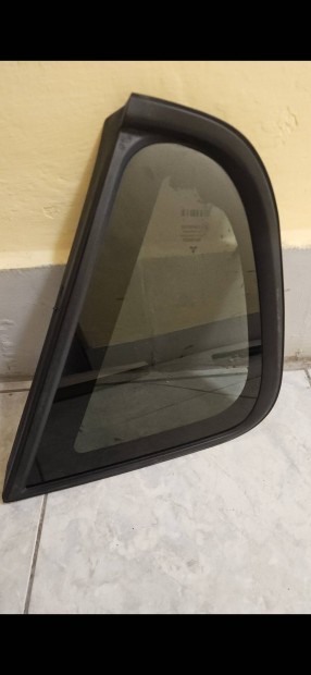 Mitsubishi Colt oldalsó üveg eladó