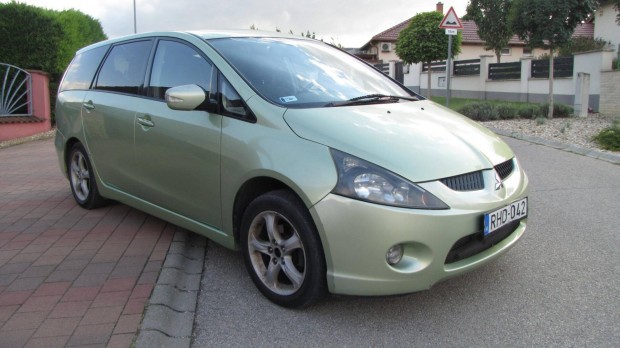 Mitsubishi Grandis 2.4 Comfort Egyterű 6-Személ...
