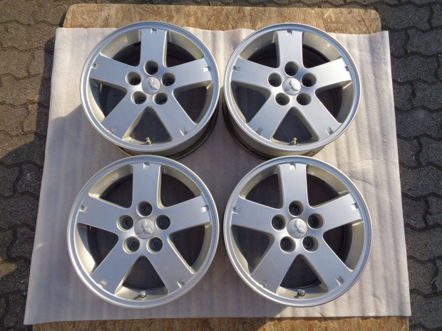 Mitsubishi Gyári alufelni 16-os, 5×114.3-as, szenzorral jó állapotban