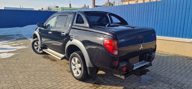 Mitsubishi L200.