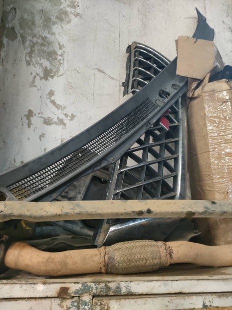 Mitsubishi L200 alkatr�szek 