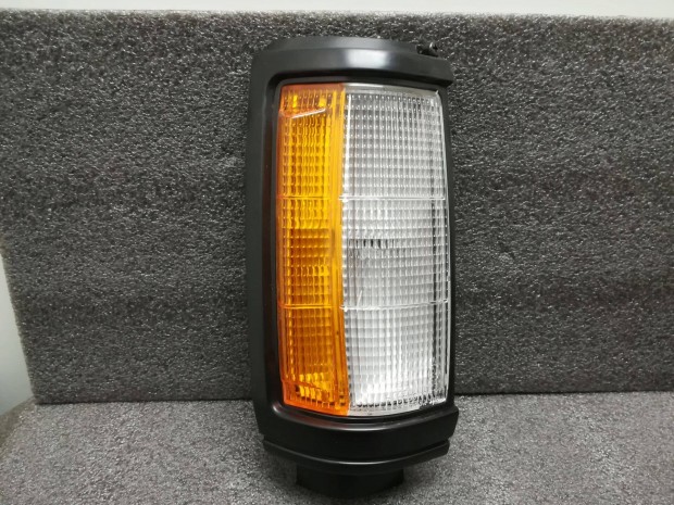 Mitsubishi L200 villogó-helyzetjelző jobb 1987 -> 1995 (s/f)