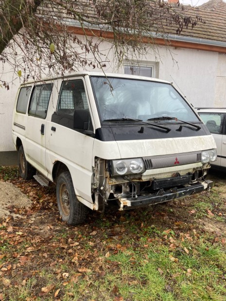 Mitsubishi L300 2.5 TD 4x4 4D56 Bontdik minden alkatrsze