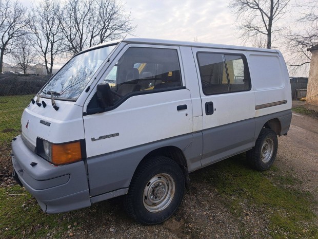 Mitsubishi L300 4WD