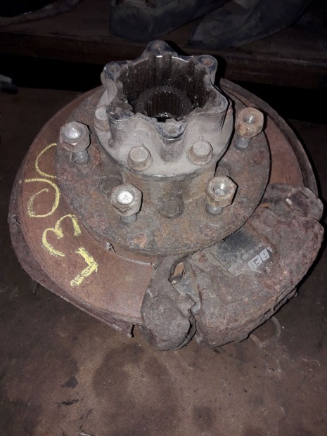 Mitsubishi L300 Bal Els� Csonk�llv�ny Ker�kaggyal + F�knyereg