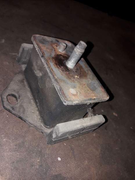 Mitsubishi L300 Jobb Motortart� Bak