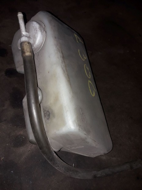 Mitsubishi L300 Kiegyenl�t� Tart�ly