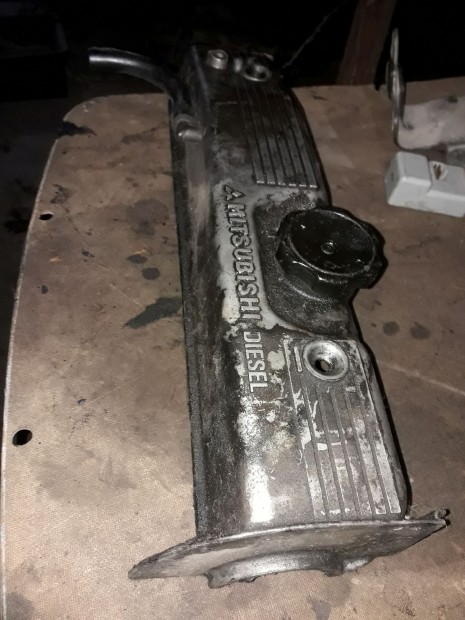 Mitsubishi L300 Szelepfed�l