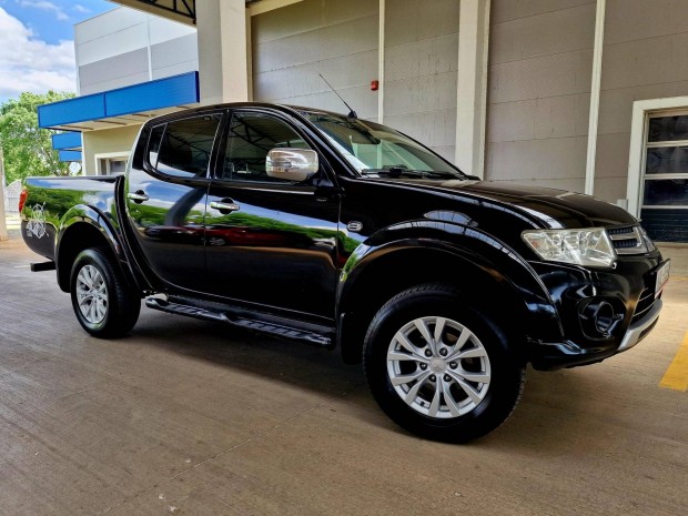 Mitsubishi L 200 Pick Up 2.5 D DC Intense Plus...