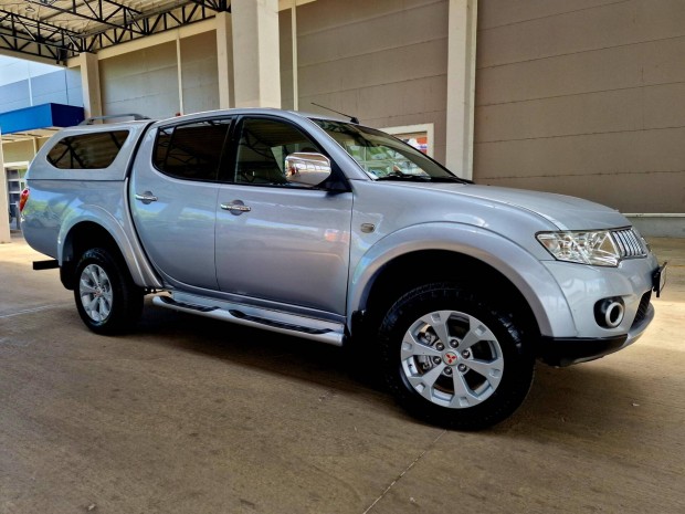 Mitsubishi L 200 Pick Up 2.5 D DC Invite Hard T...