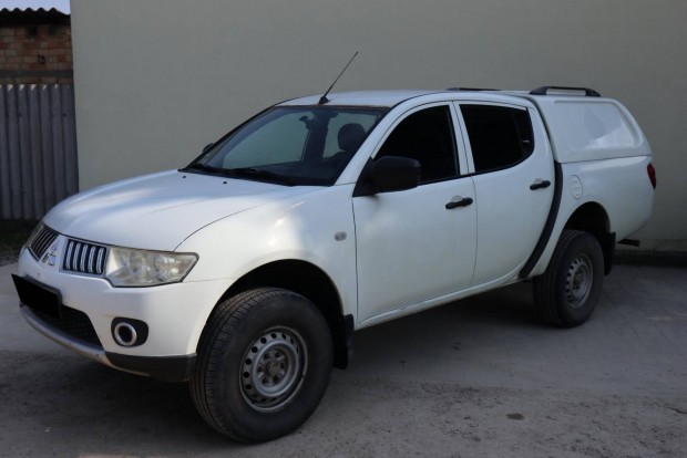 Mitsubishi L 200 Pick Up 2.5 D DC Invite Hard Top