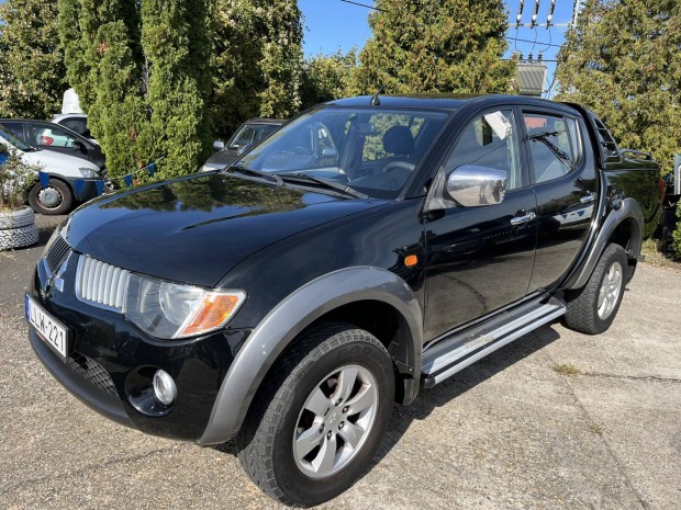 Mitsubishi L 200 Pick Up 2.5 TD DC Intense Magy...