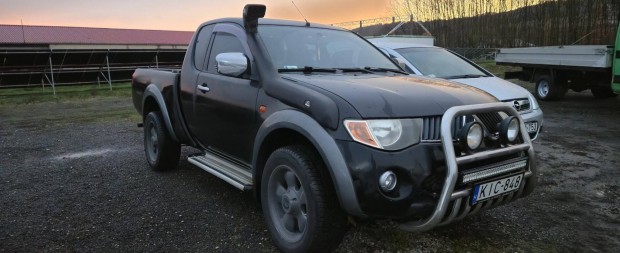 Mitsubishi L 200 Pick Up 2.5 TD SC Inform Terep...
