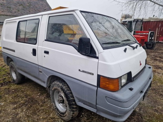 Mitsubishi L 300 2.0 Teljesen Feljtott. jsze...