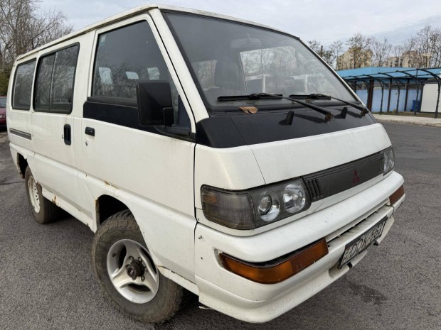 Mitsubishi L 300 2.5 TD Bus 4WD