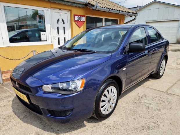 Mitsubishi Lancer 1.5 Inform