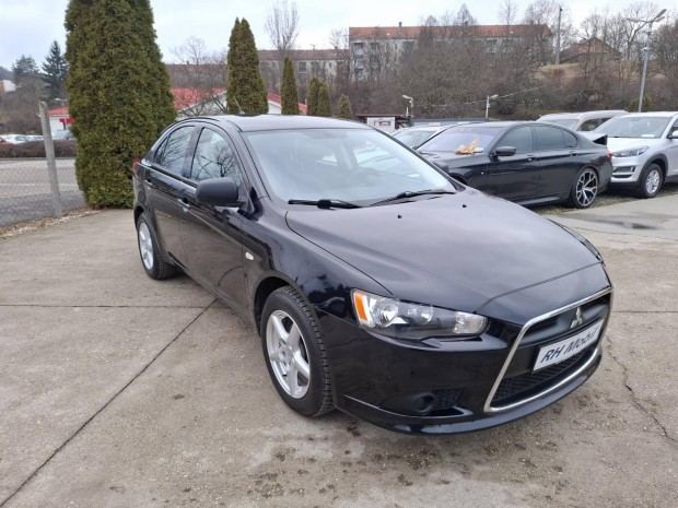 Mitsubishi Lancer 1.5 Inform Rozsdamentes.friss...