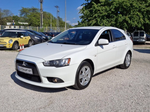 Mitsubishi Lancer 1.5 Invite Szép állapotban. 1...
