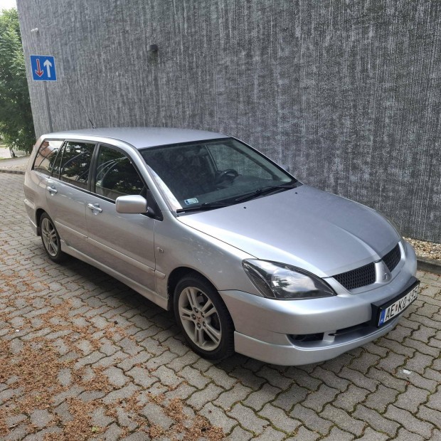 Mitsubishi Lancer 1.6 Invite