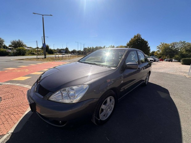 Mitsubishi Lancer 1.6 Invite Karbantratott 1.6...