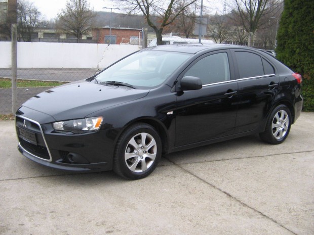 Mitsubishi Lancer 1.6 Sportback srlsmentes,124000KM-el elad!